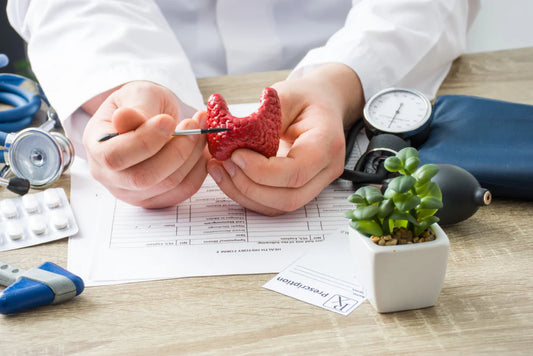 Hypothyroidism vs. Hyperthyroidism: What’s the Difference?